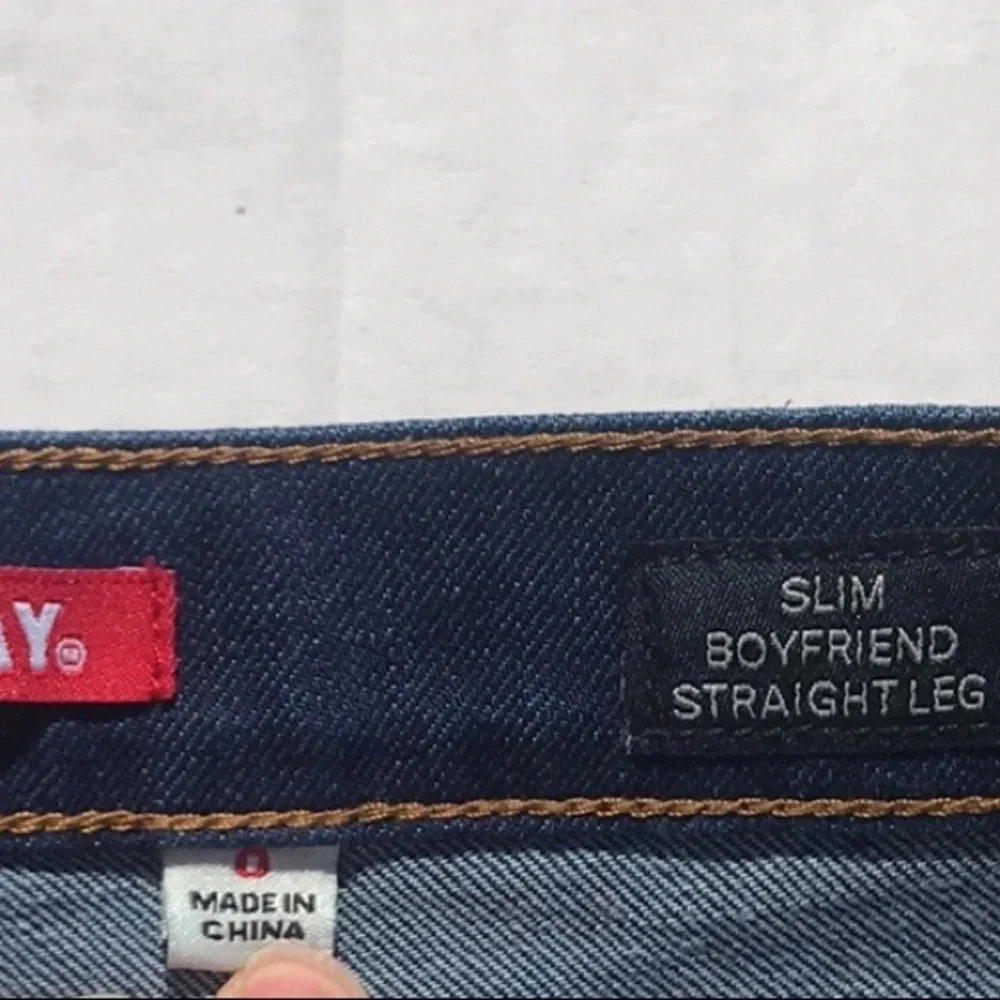 Unionbay distressed jeans slim boyfriend straight‎